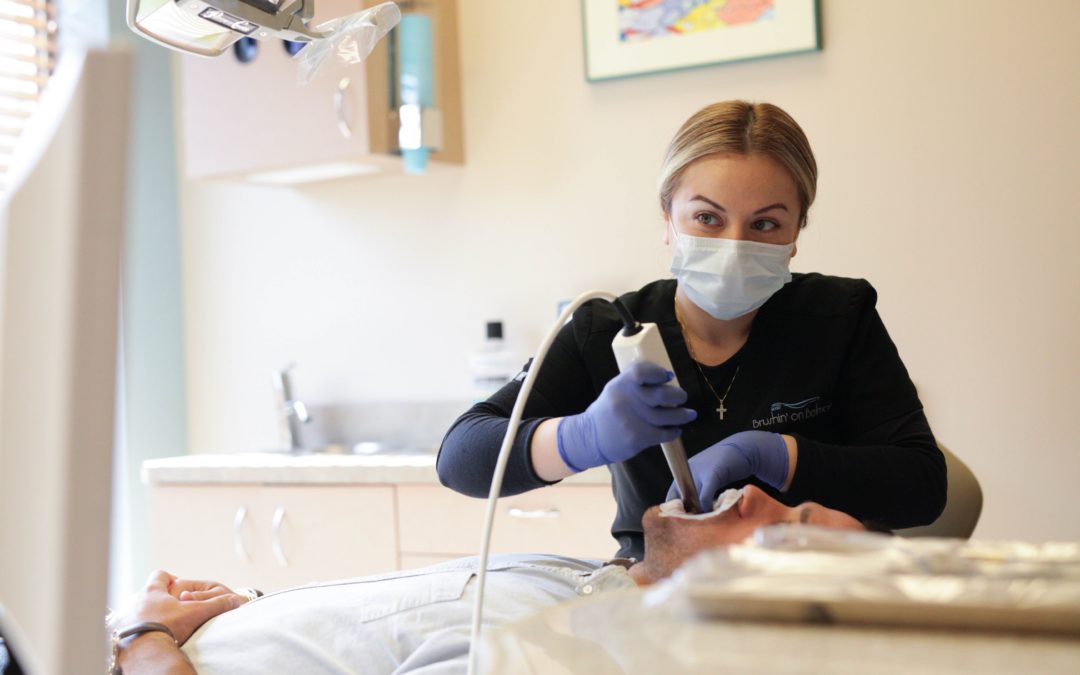 7 Teeth Whitening Tips Straight From a Dentist